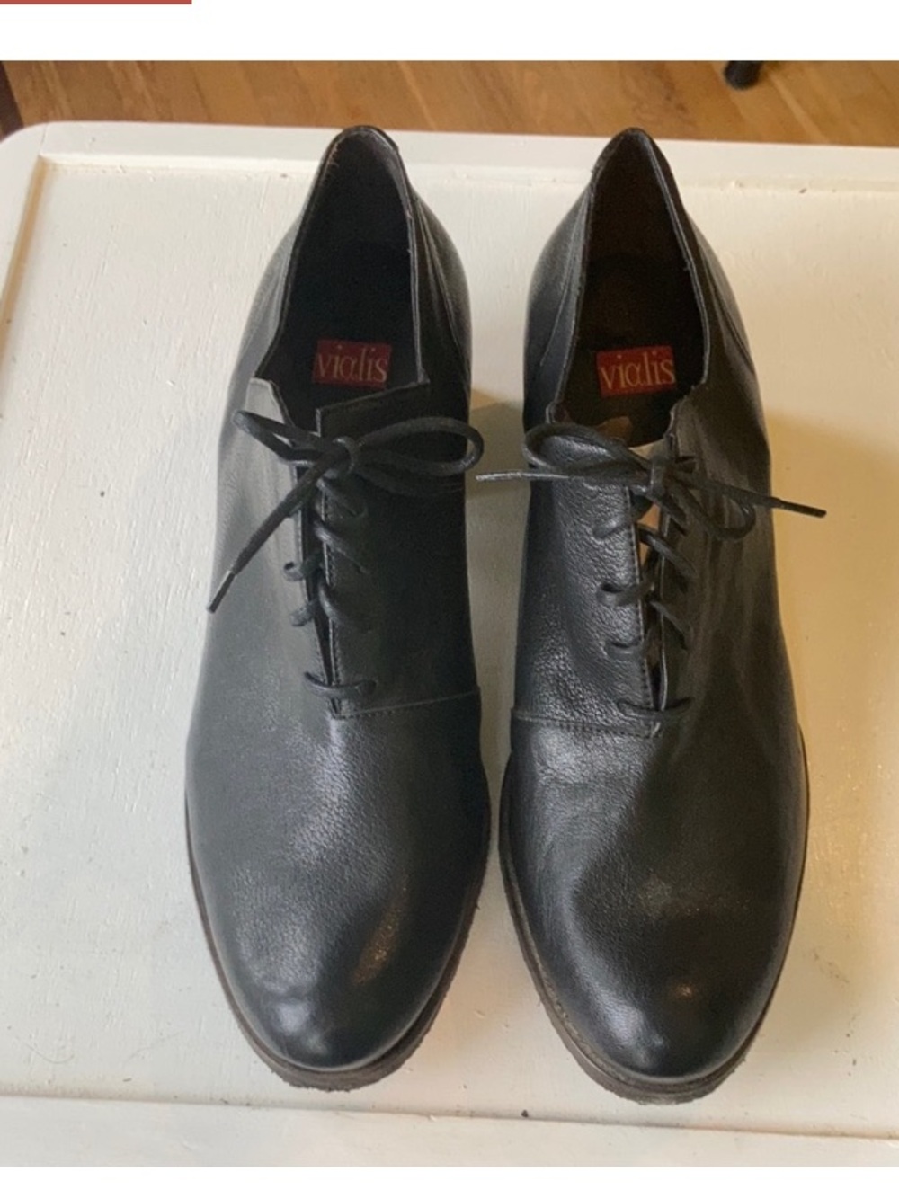 Black Leather Lace-Up Oxford Flats for Women - Picture 9 of 10